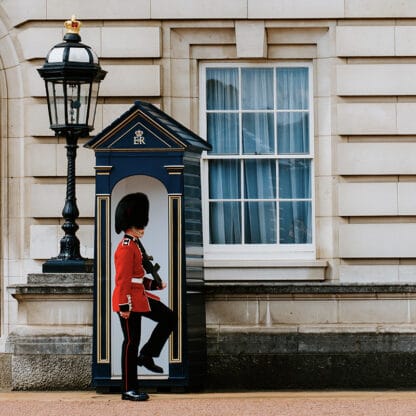 Buckingham Palace guard | Killer Trails
